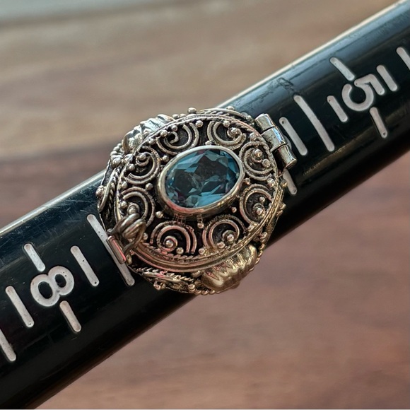 Sterling Silver Poison Locket Ring with Blue Topaz size 7 - Picture 7 of 8